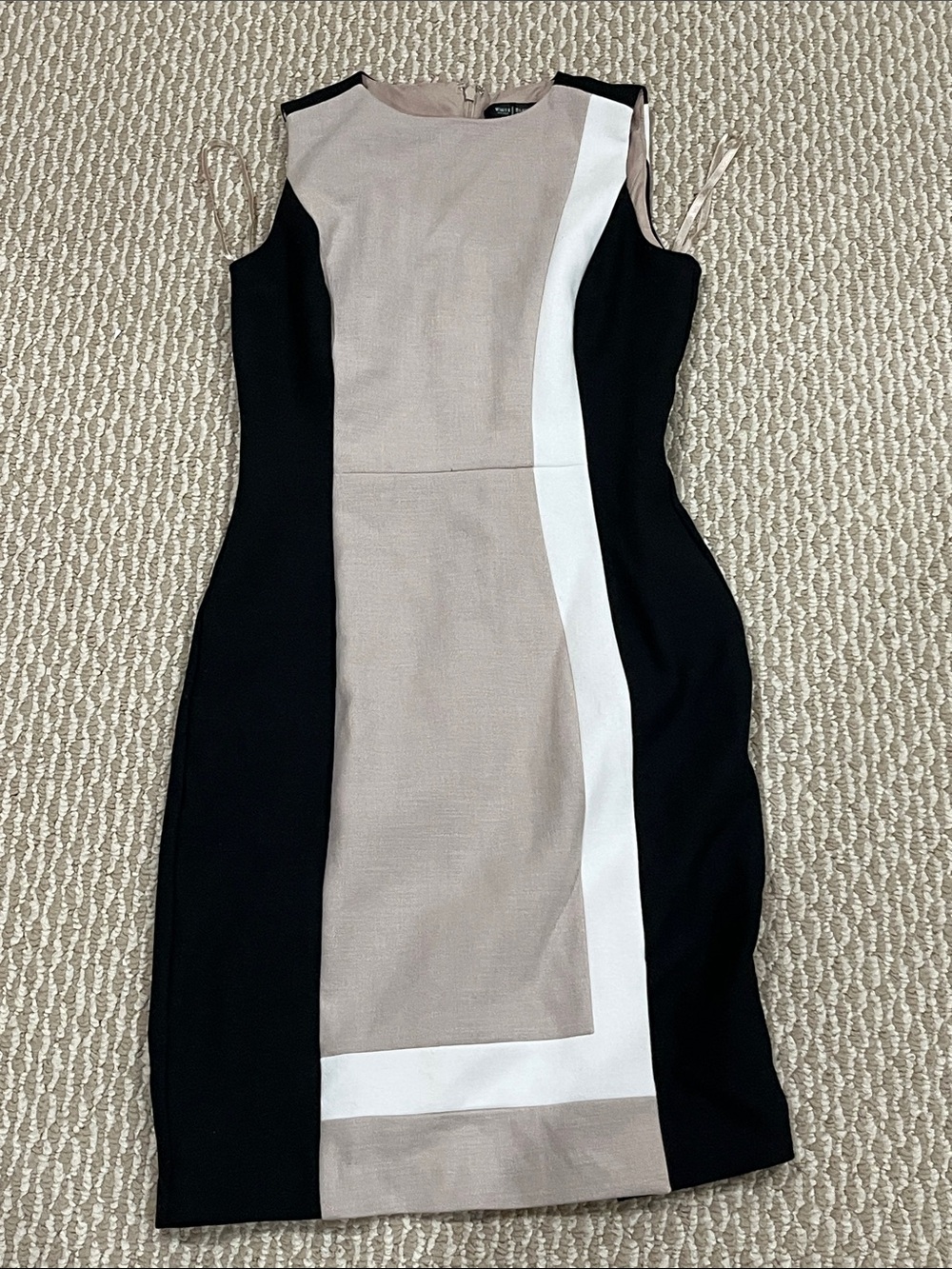 Sleeveless Colorblock Midi Dress in Beige, Black & White